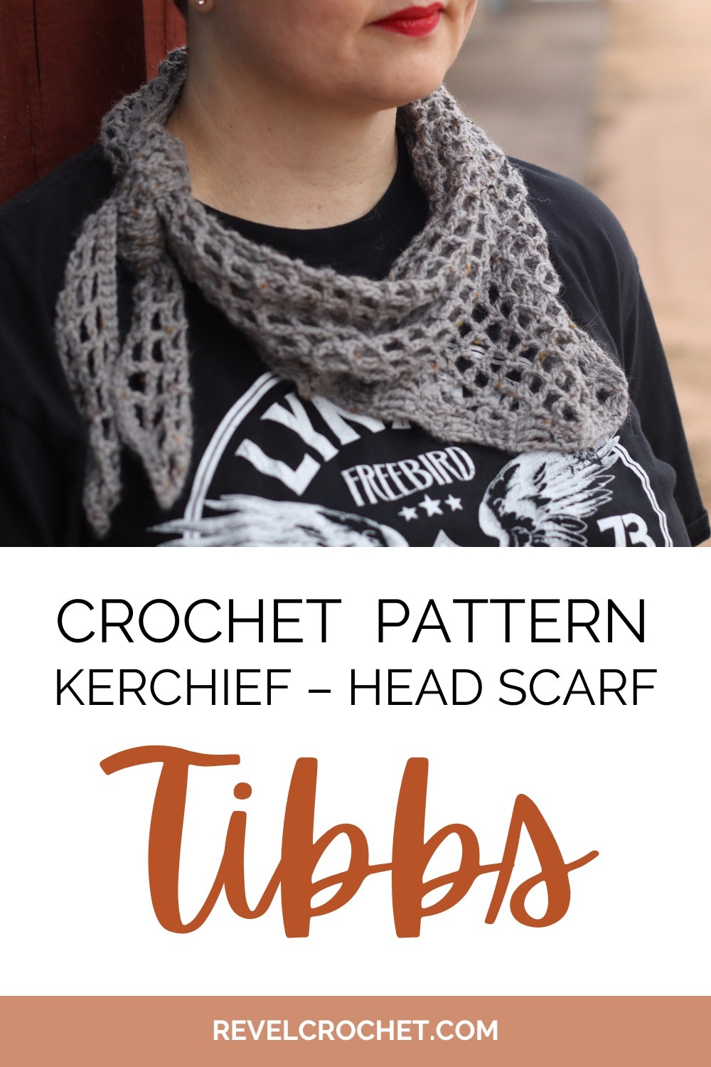 Rebecca is wearing a grey Tibbs made from the crochet pattern.